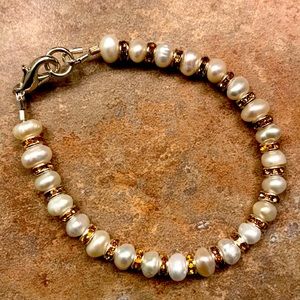 Baby or girl bracelet cultured pearl and lobster